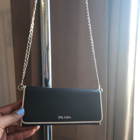 Authentic Prada sling wallet good condition - Picture 16 of 16